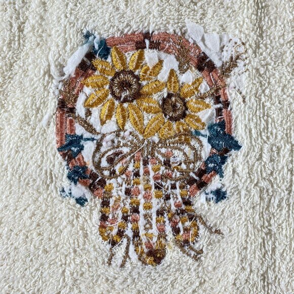 VTG (?) Embroidered Hand Towels/Wash Cloths 3 Lot Scarecrows (2) & Fall Wreath - Picture 14 of 15